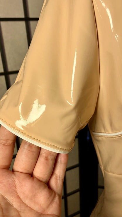 Custom Tailor Made》Shiny Stretch wet look Vinyl PU CheongSam｜nude beige｜Mistress BDSM Latex inspired PVC faux leather｜Fetish Qipao dress - 企直啲 Stand Tall D