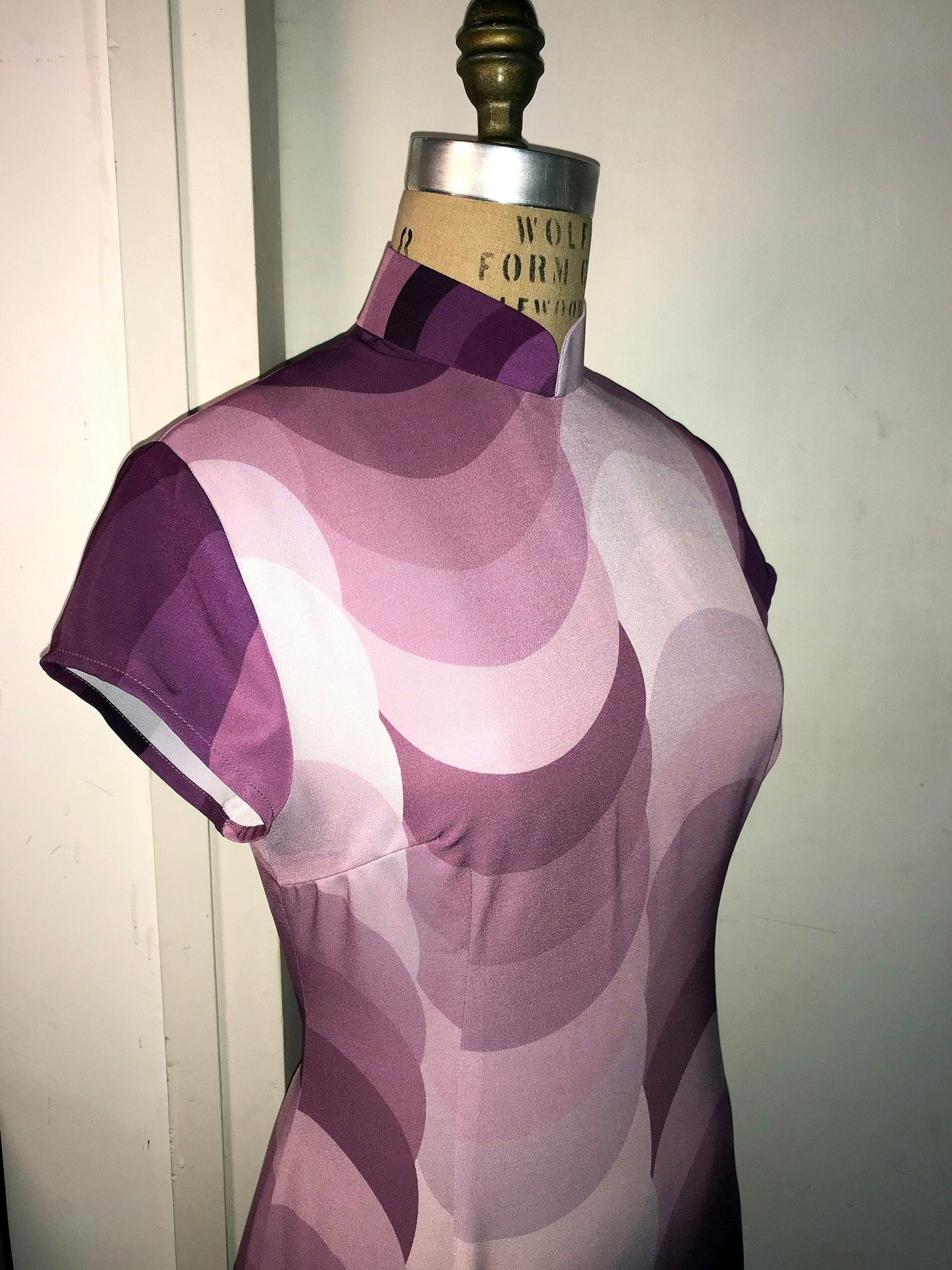 🍇 Purple Groove Cheongsam - 企直啲 Stand Tall D