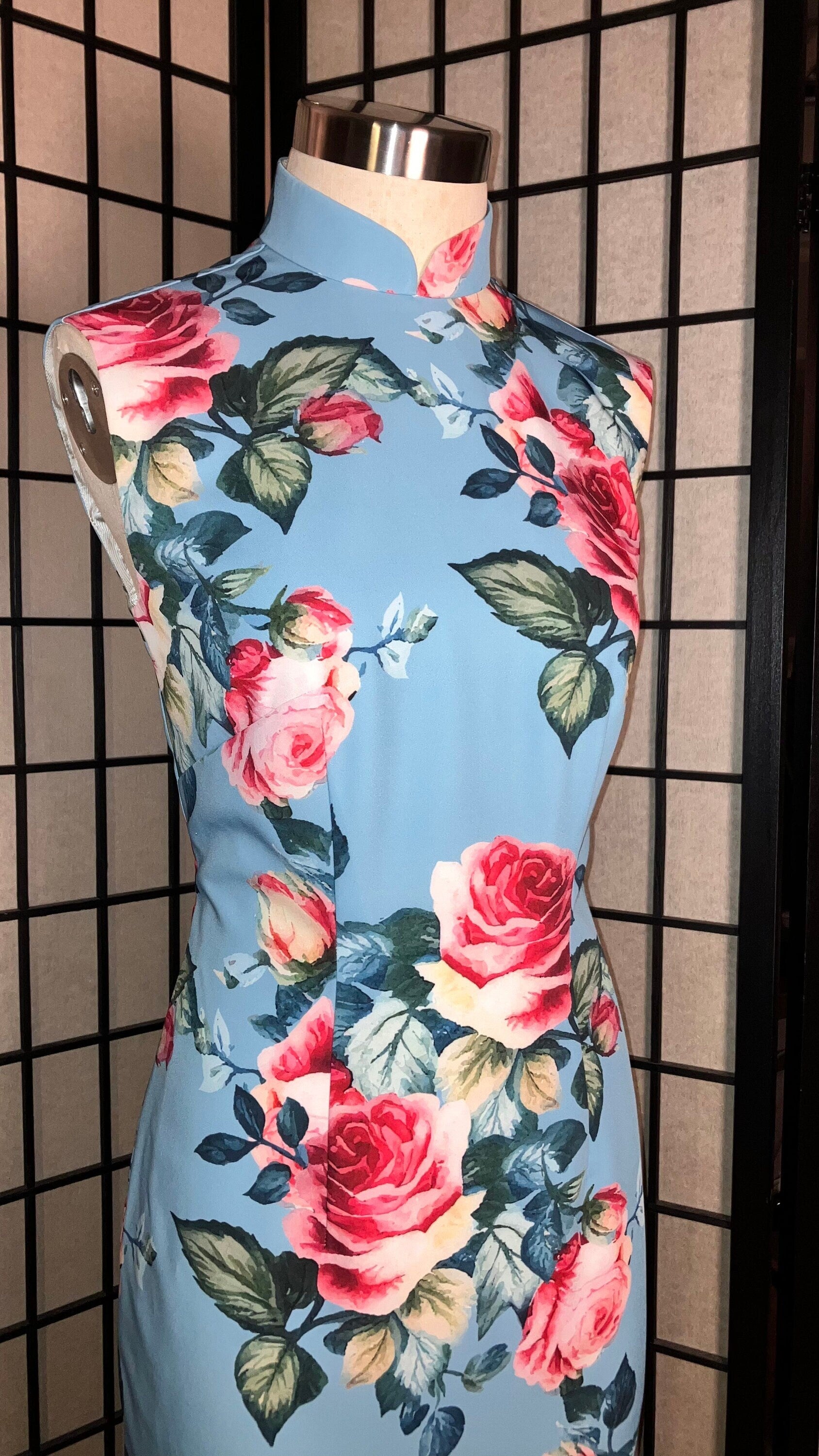 🌸 Rosé Cheongsam - 企直啲 Stand Tall D