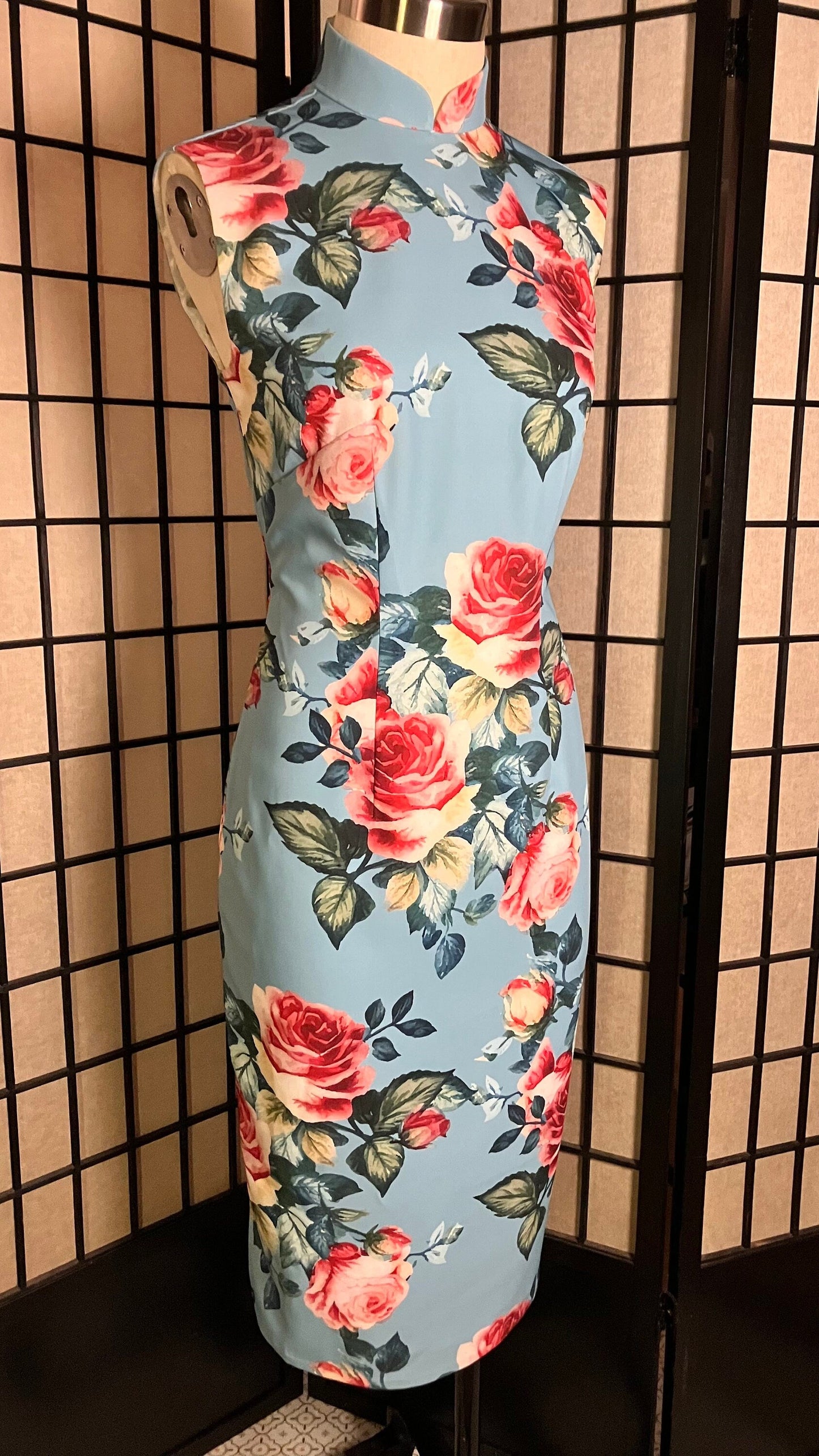 🌸 Rosé Cheongsam - 企直啲 Stand Tall D