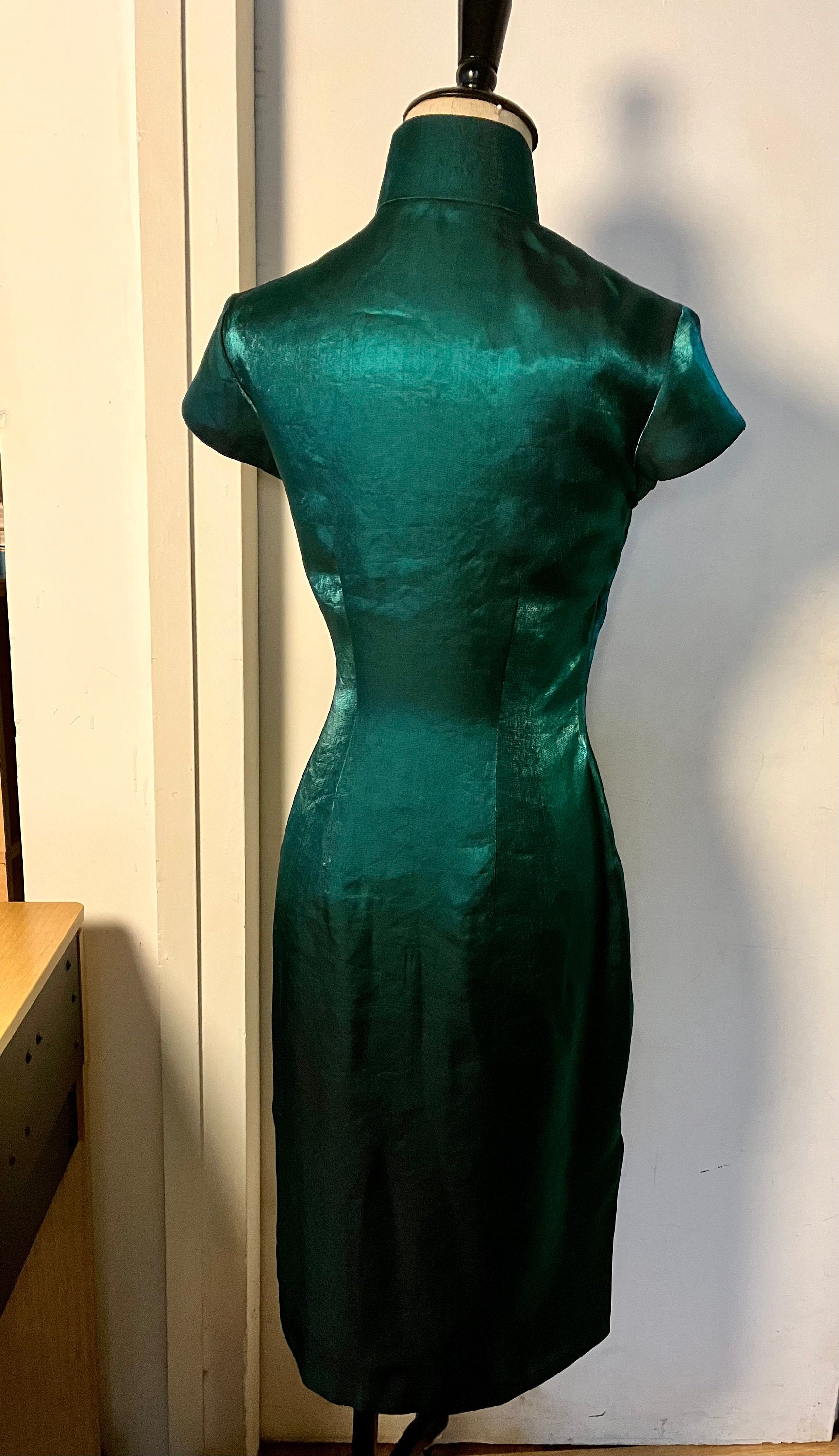 ✨ Shimmering Green Cheongsam - 企直啲 Stand Tall D