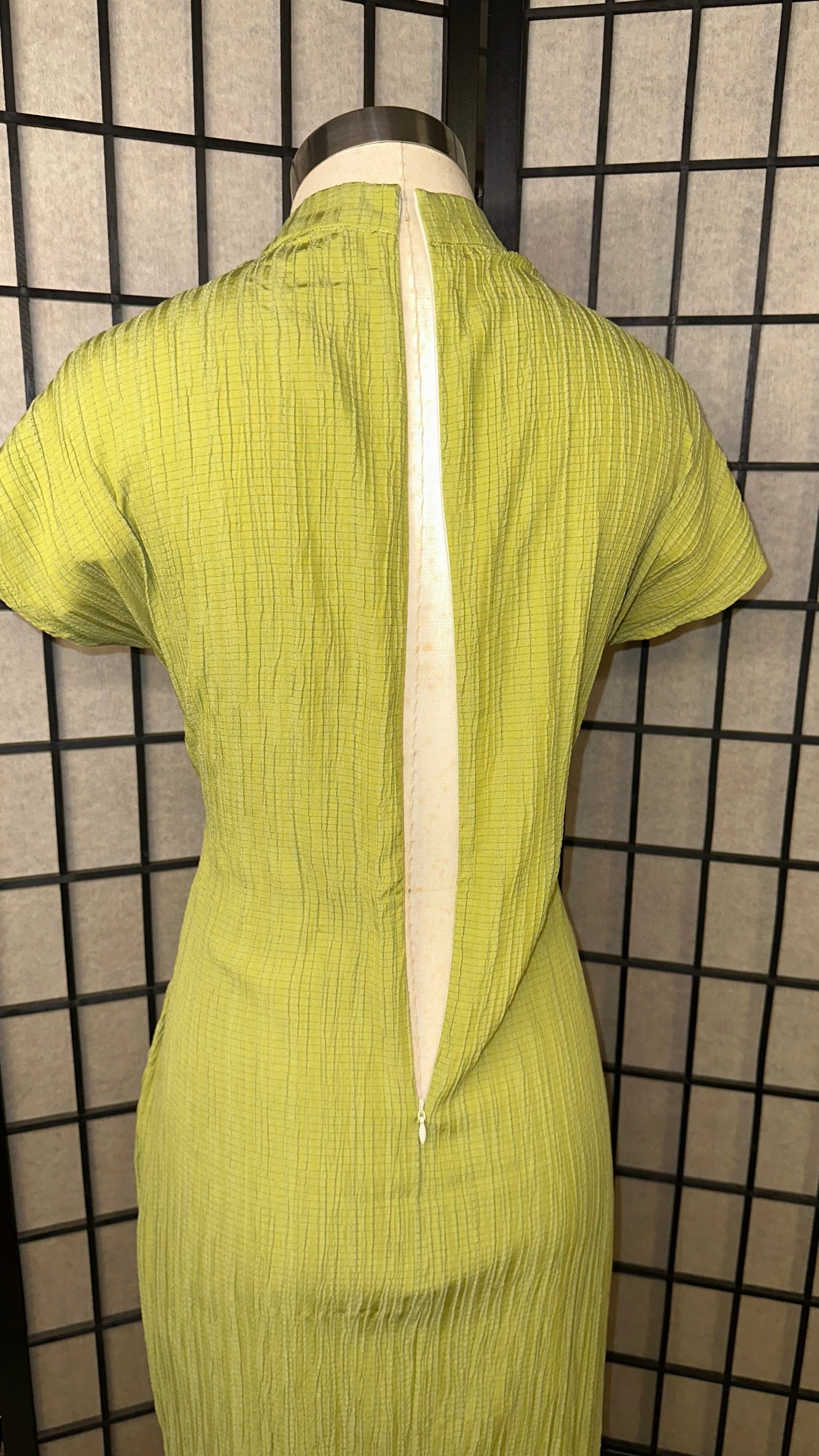 🥑 Stretchy Avocado Green modern Qipao dress - 企直啲 Stand Tall D