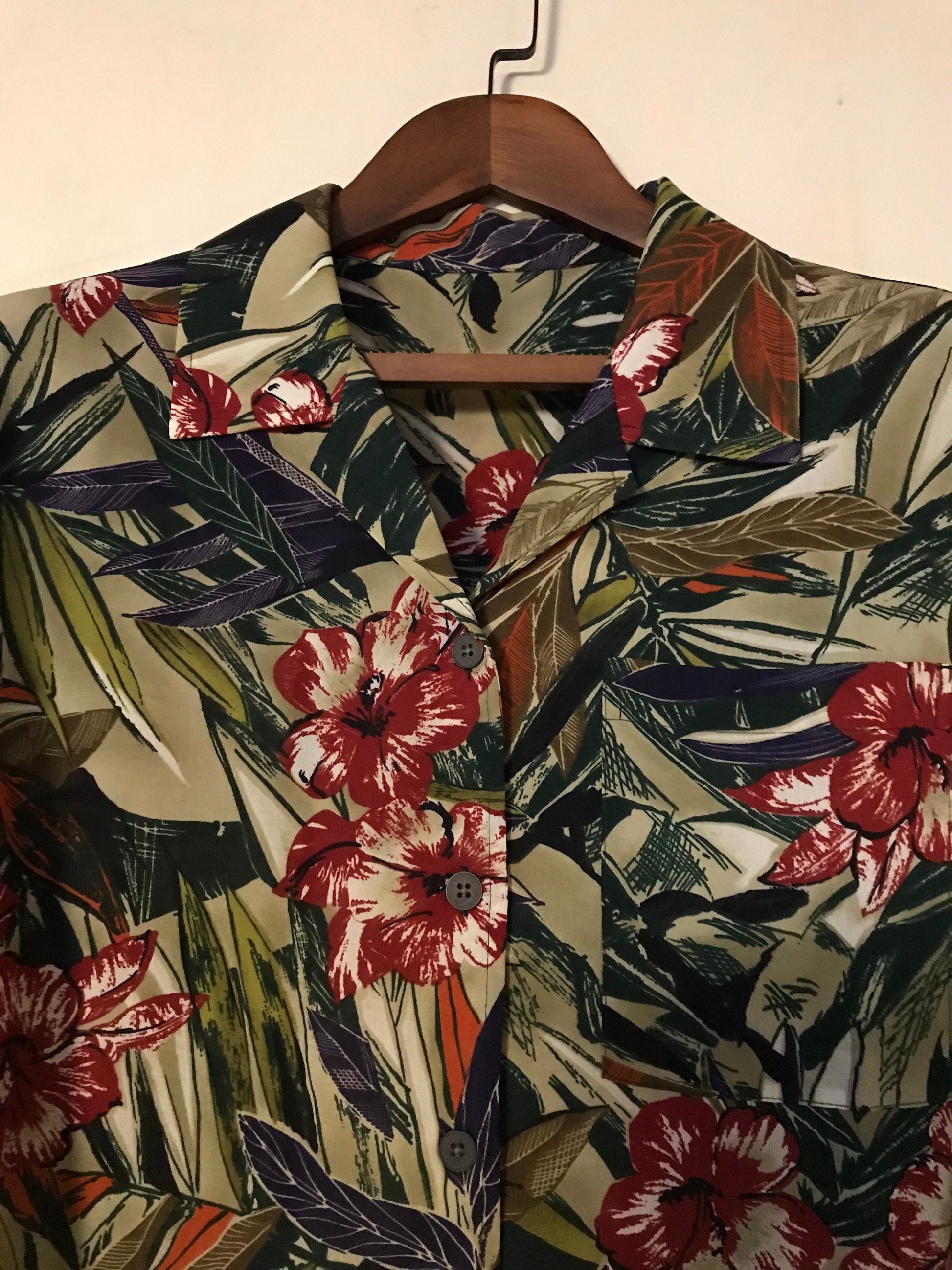 🌴 Tropical Floral Aloha Shirt - 企直啲 Stand Tall D