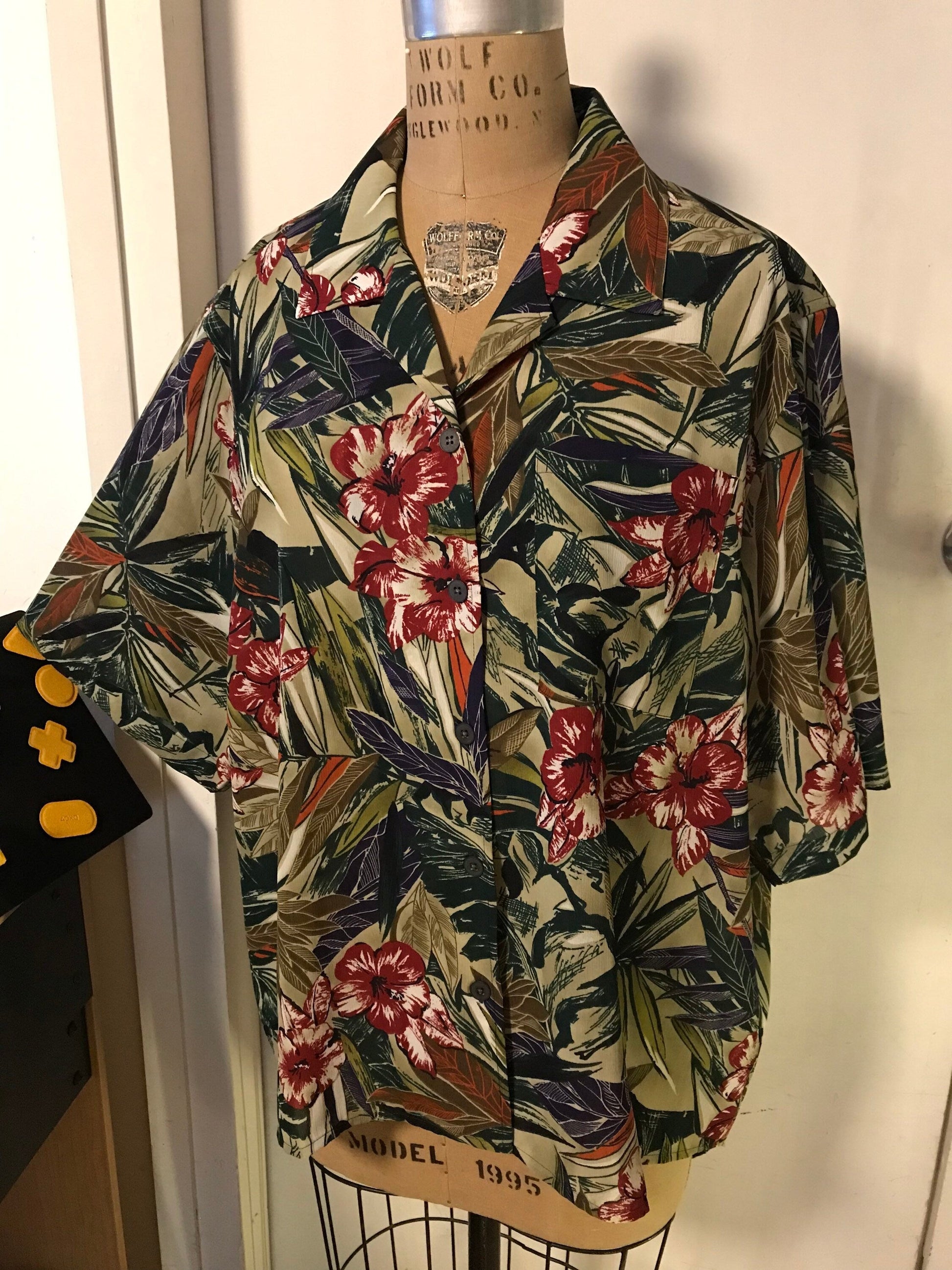 🌴 Tropical Floral Aloha Shirt - 企直啲 Stand Tall D